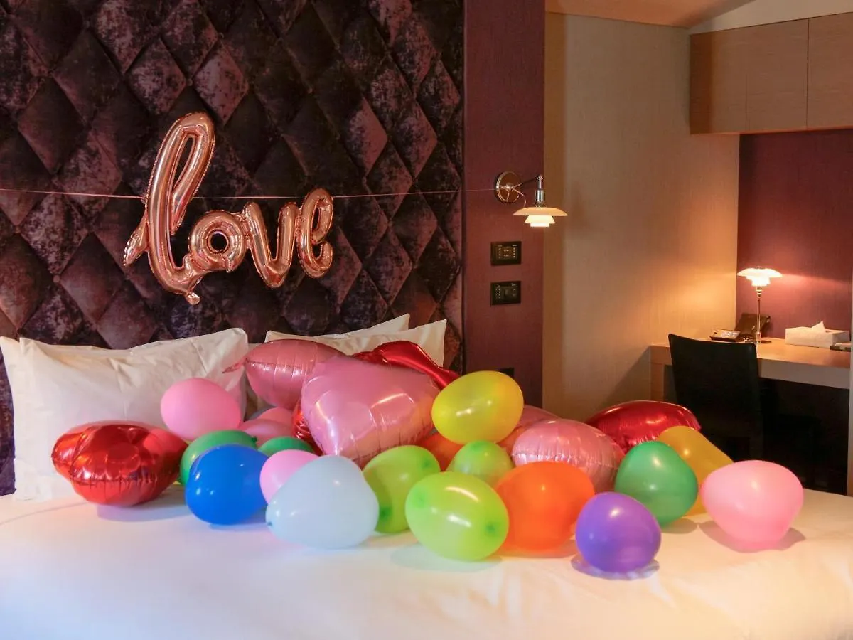 Petals Tokyo - Floating Hotel
